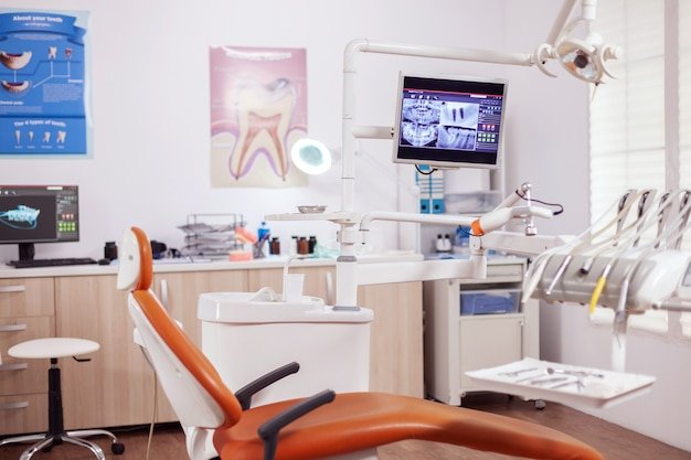 Best Dentist Surgeon Clinic in Mayur Vihar