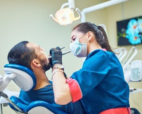Dentist in Mayur Vihar