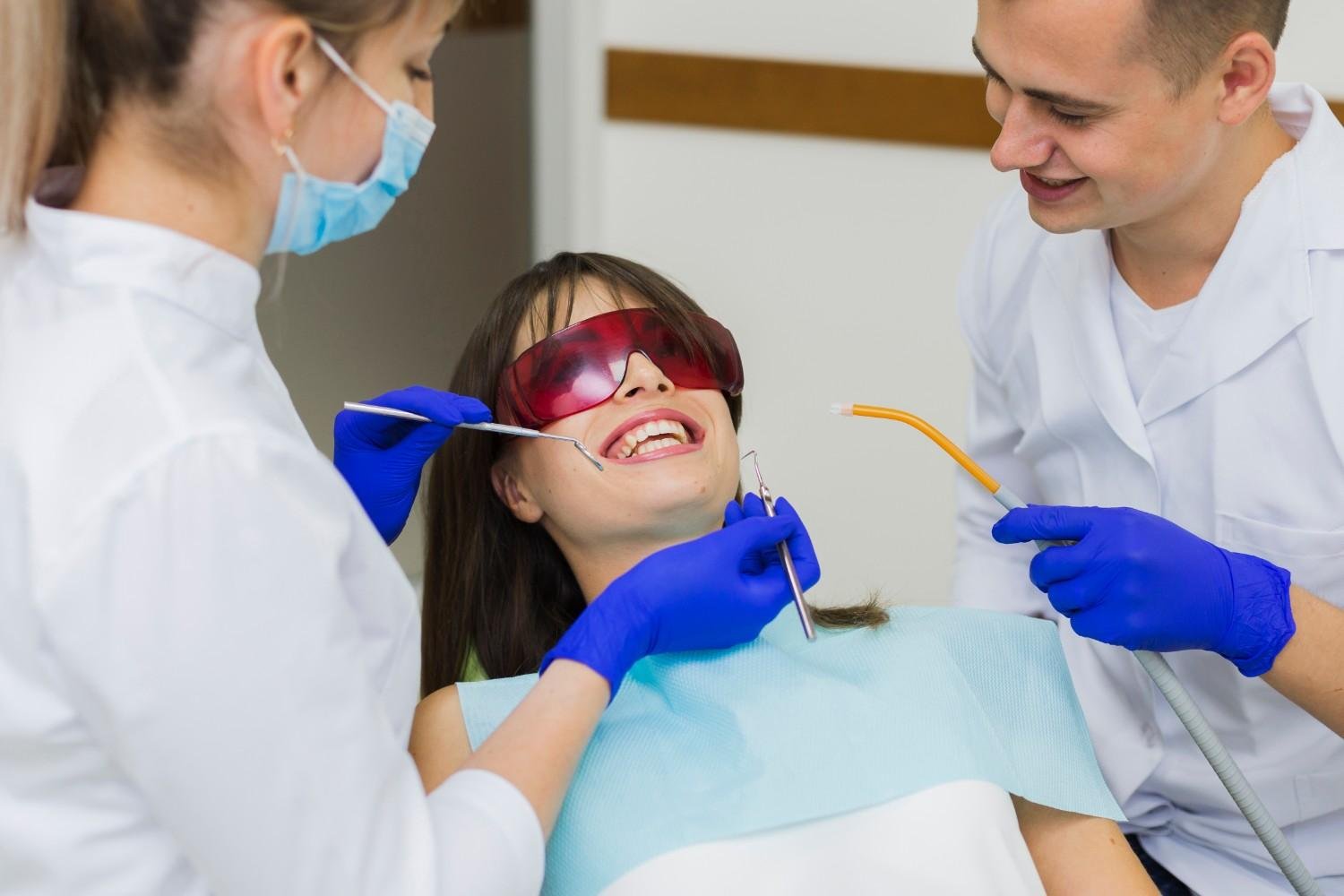 Best Dentist for Teeth Whitening in Delhi